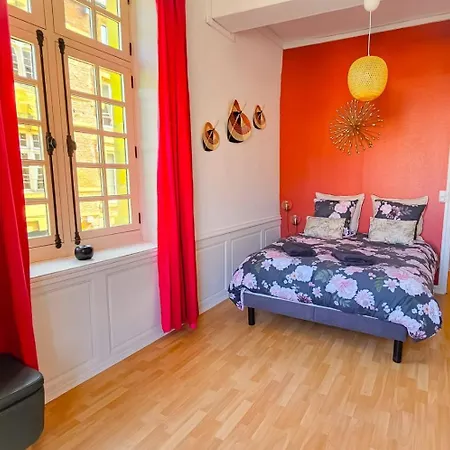 Apartment Grand 130m2 Vue Place Ducale